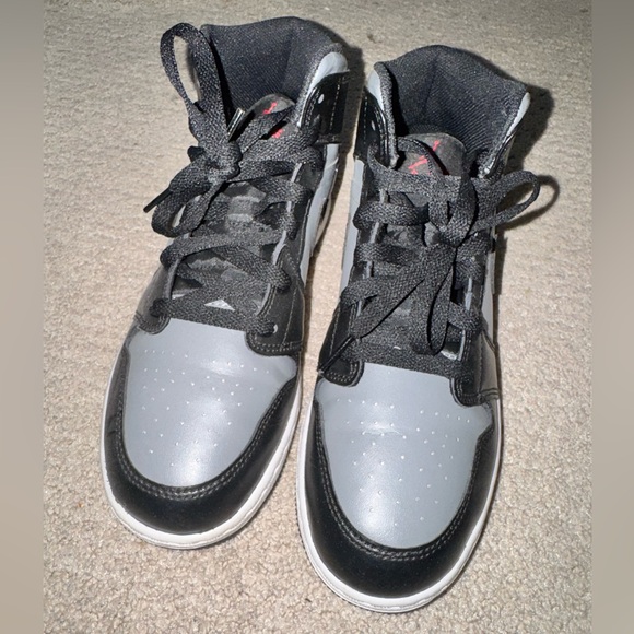Nike Air Jordan Retro 1 - Big boy size 7 - Picture 1 of 6